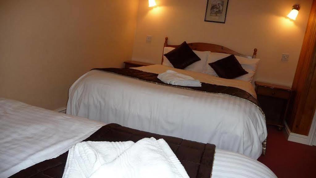 Malt House Hotel Бъркли Екстериор снимка